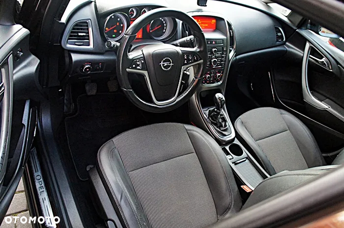 Opel Astra 2.0 CDTI Exklusiv - 4