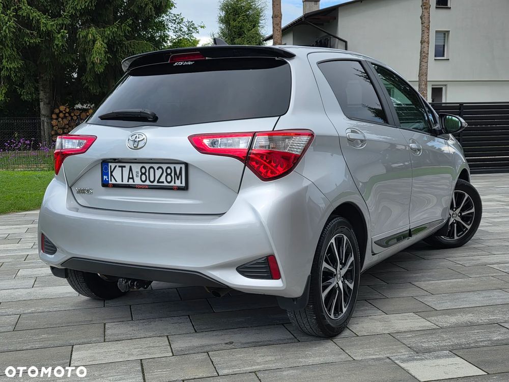 Toyota Yaris 1.5 Premium - 4