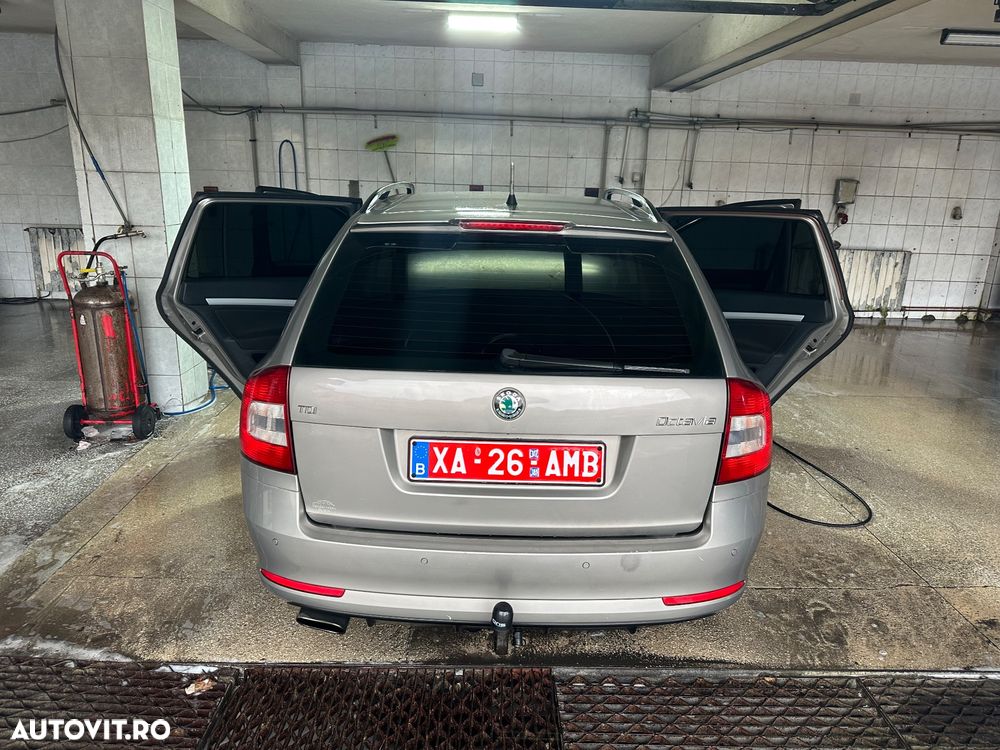 Skoda Octavia 1.6 TDI DPF DSG Elegance - 7
