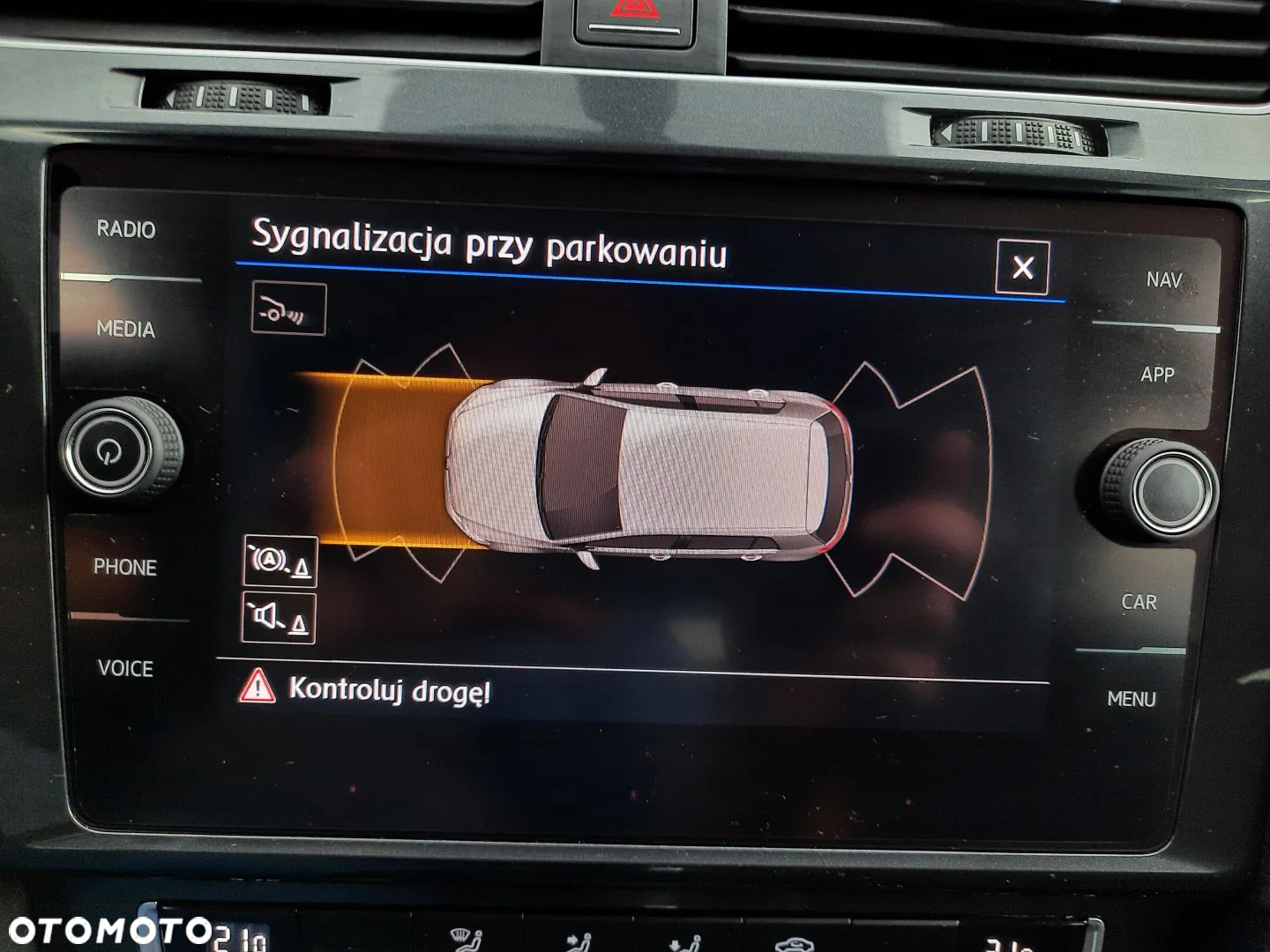 Volkswagen Golf 1.6 TDI (BlueMotion Technology) DSG Comfortline - 34