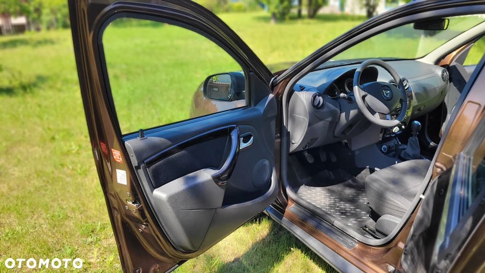 Dacia Duster 1.6 Laureate 4x4 - 20