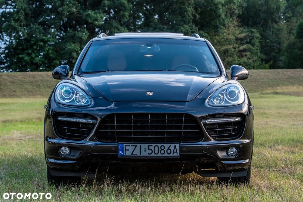 Porsche Cayenne Turbo - 10