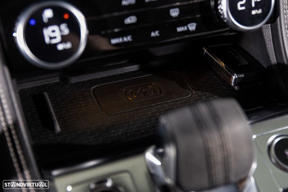 Jaguar F-Pace 2.0 D200 AWD R-Dynamic SE - 20