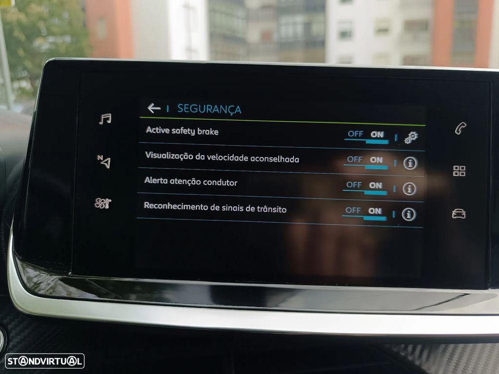 Peugeot e-208 Allure - 44