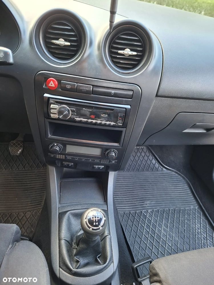 Seat Ibiza 1.4 16V Reference - 14