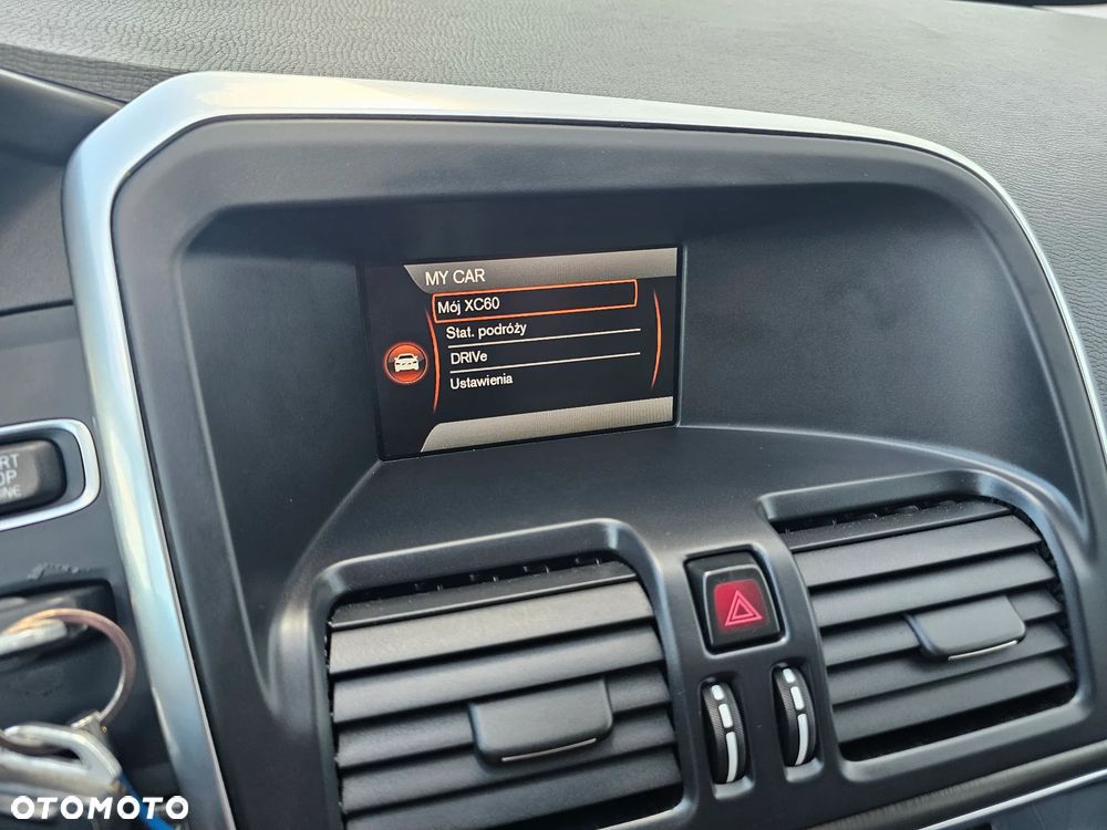 Volvo XC 60 D3 Momentum - 24