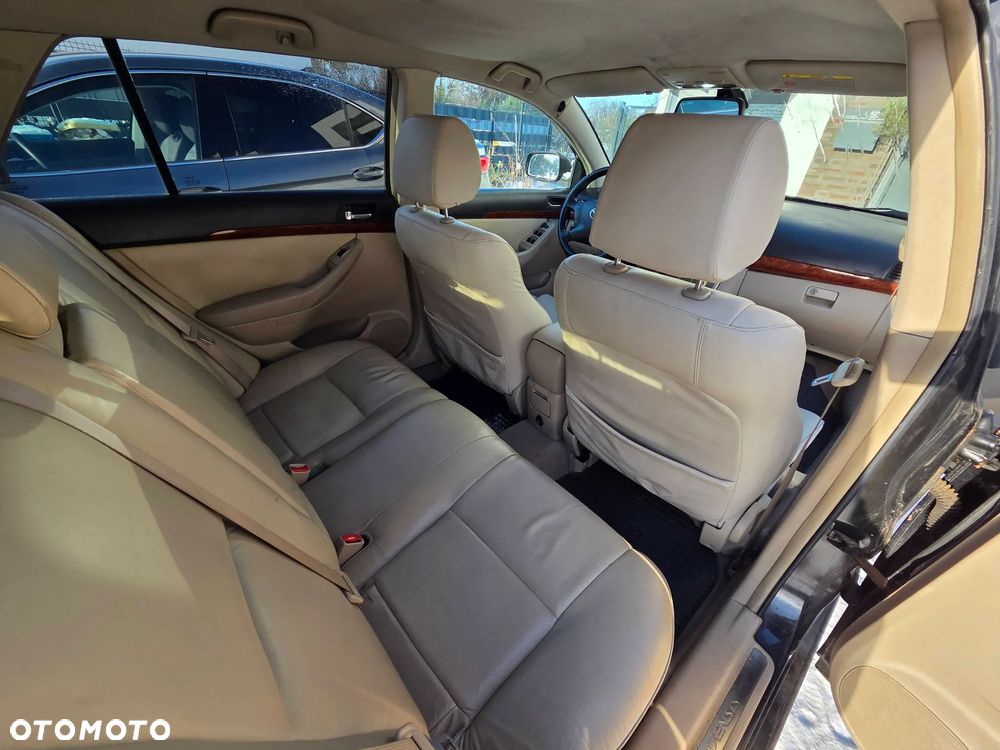 Toyota Avensis 2.2 D-4D Sol - 26