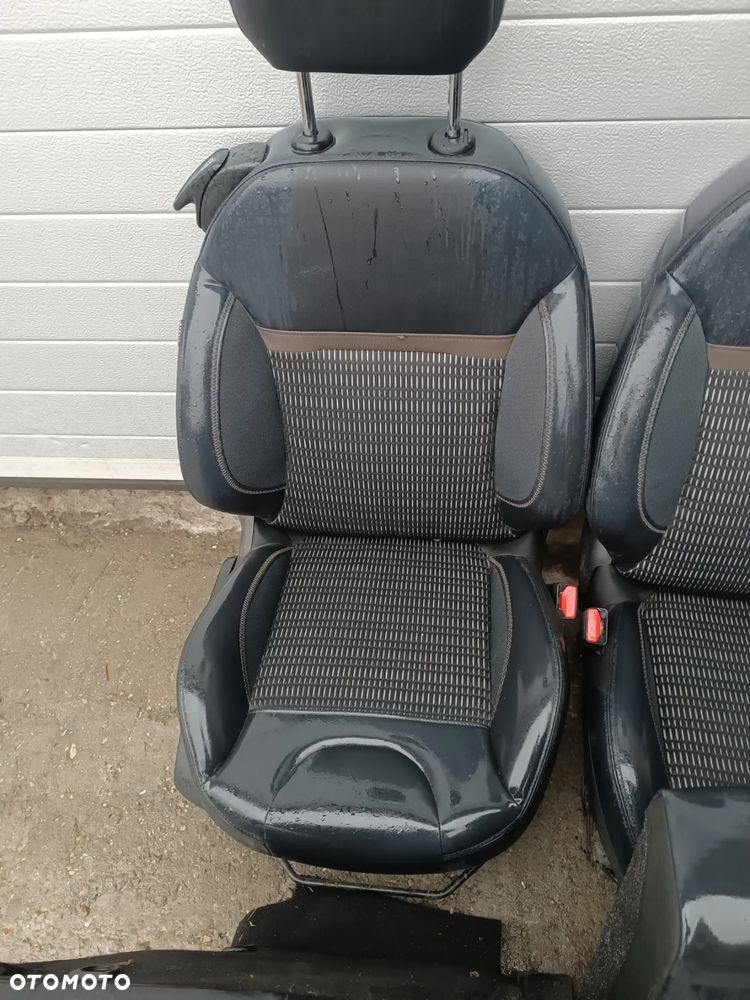FOTELE PRZÓD TYŁ WNĘTRZE PEUGEOT 208  3D - 4