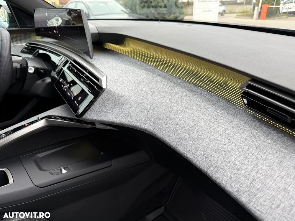 Peugeot 3008 1.2 Hybrid 145 e-DCS6 GT - 23