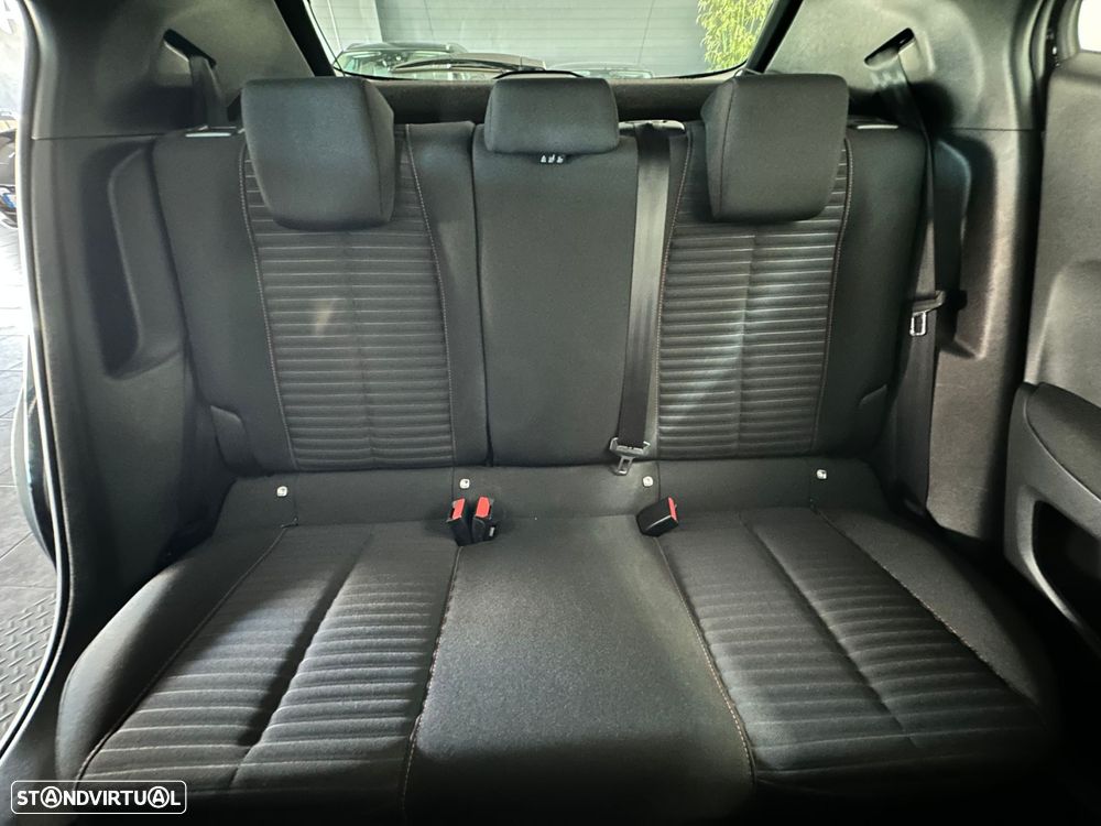 Peugeot 2008 1.6 BlueHDi Active - 29