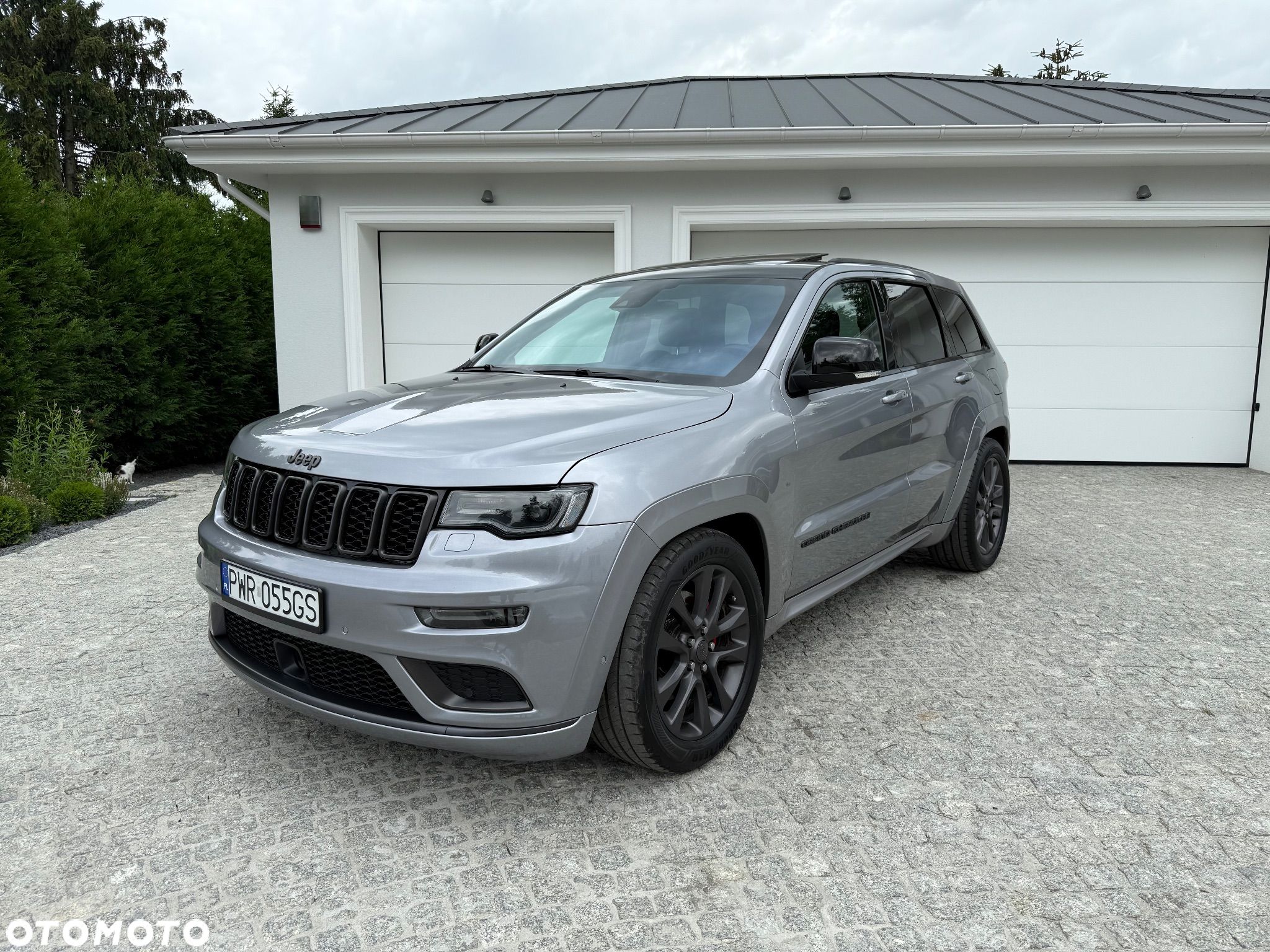 Jeep Grand Cherokee - 1