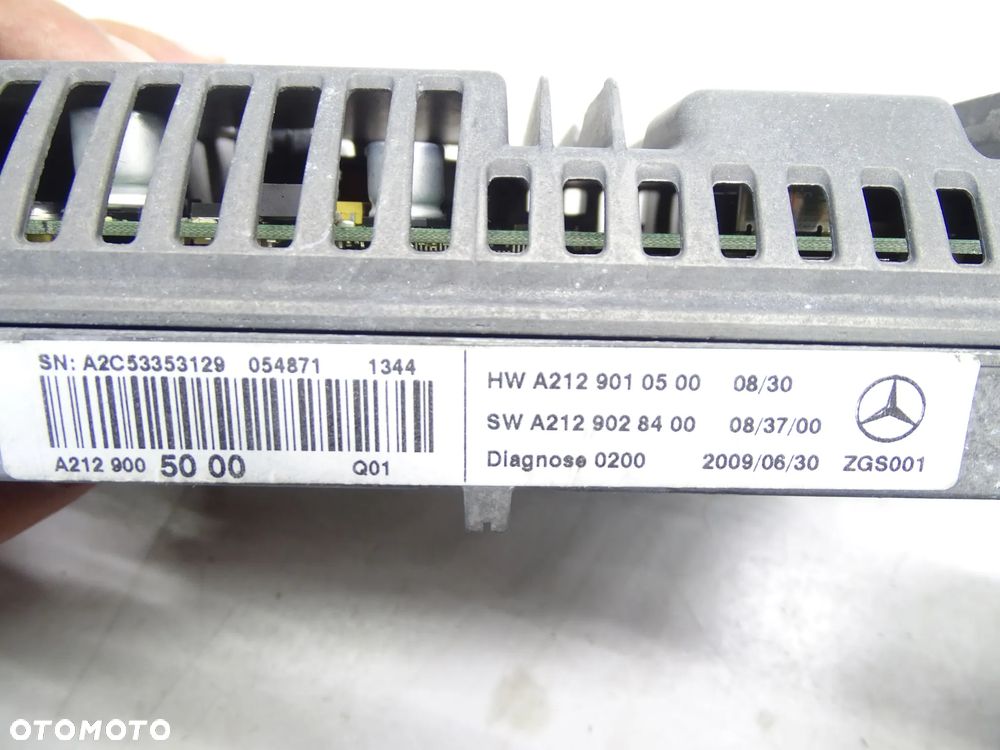 E KLASA W212 W207 Radio monitor 2129068800 - 8
