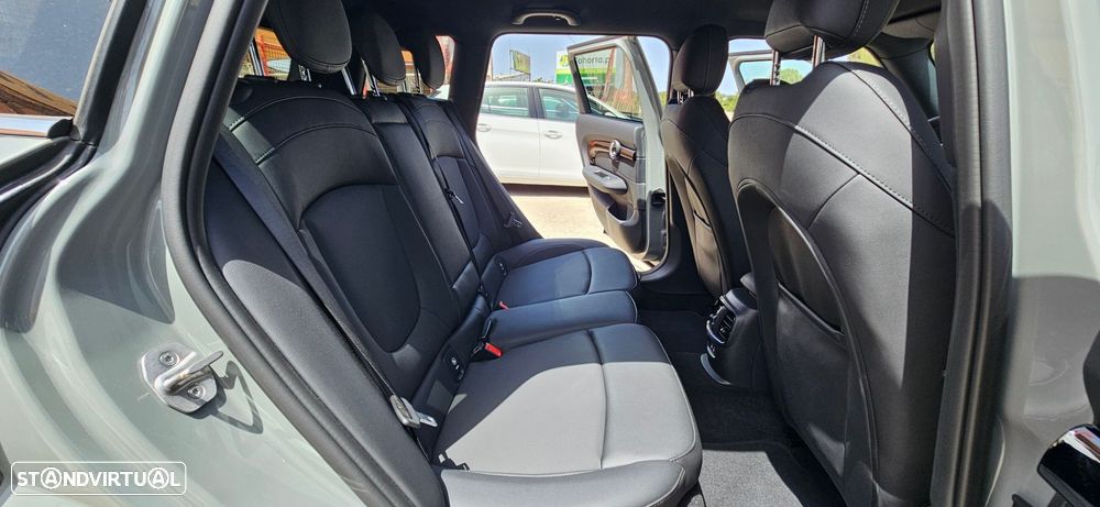 MINI Clubman Cooper Premium Plus Essential Auto - 23