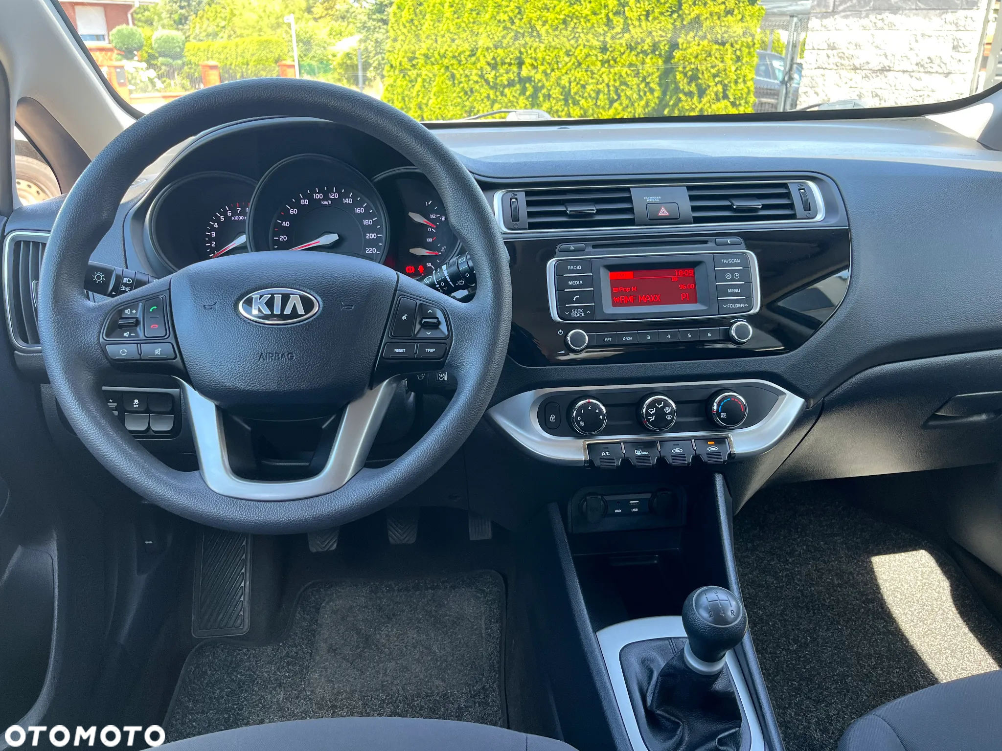 Kia Rio - 24