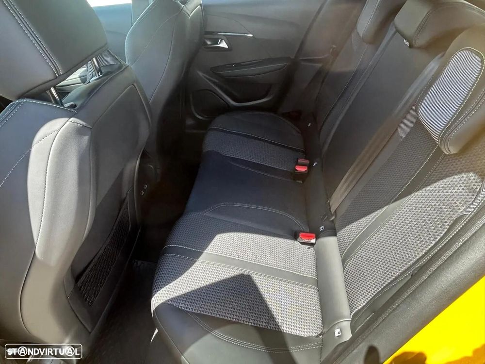 Peugeot 208 1.2 PureTech GT EAT8 - 11