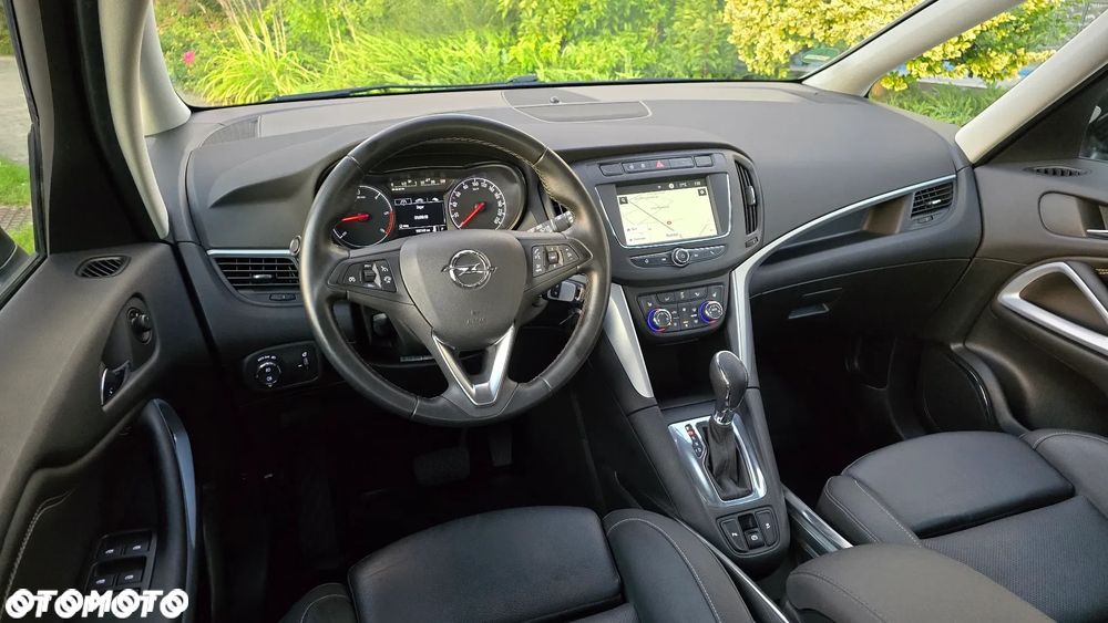 Opel Zafira - 10
