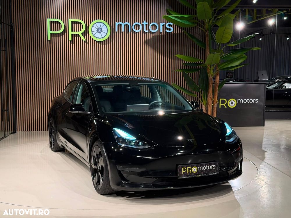 Tesla Model 3 - 7