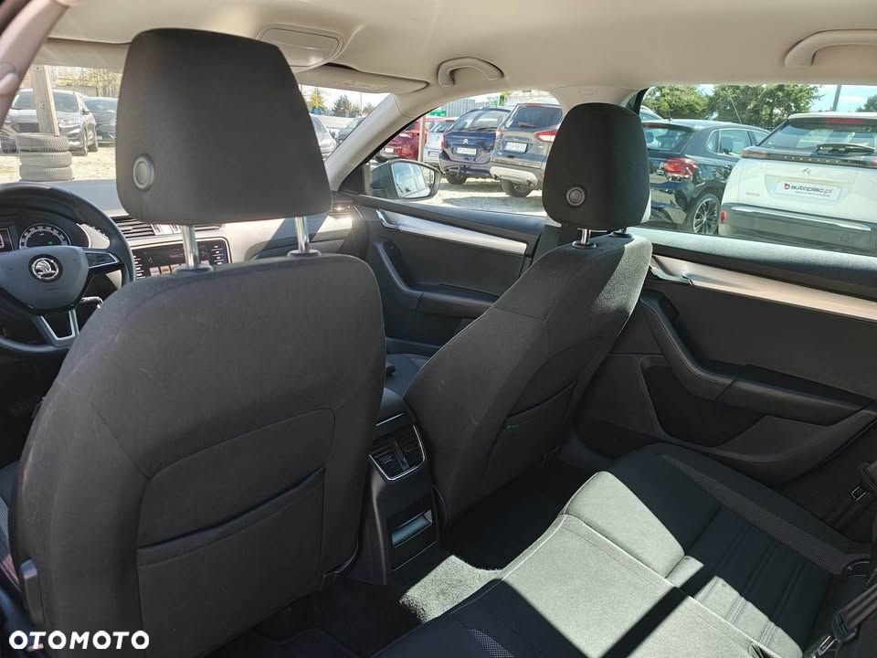 Skoda Octavia 2.0 TDI SCR Style DSG - 11