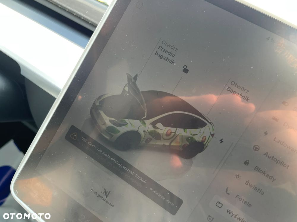 Tesla Model Y Long Range Dual Motor AWD - 11