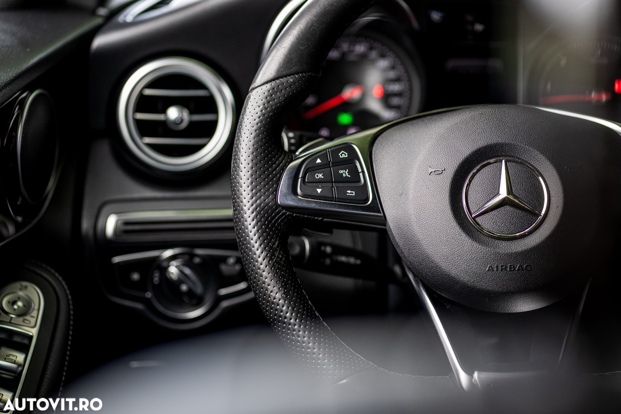 Mercedes-Benz GLC 350 d 4Matic 9G-TRONIC AMG Line - 35