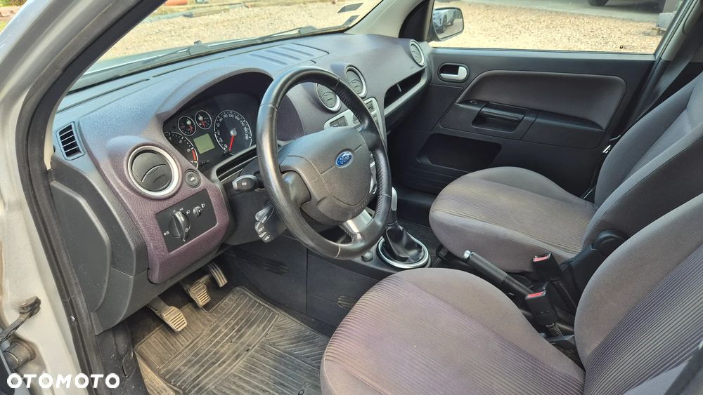 Ford Fusion 1.4 Ambiente - 29