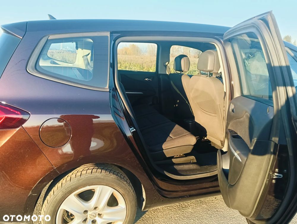 Opel Zafira Tourer 1.4 Turbo drive - 10
