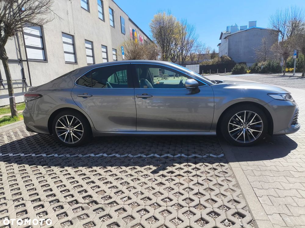 Toyota Camry 2.5 Hybrid Executive CVT - 2