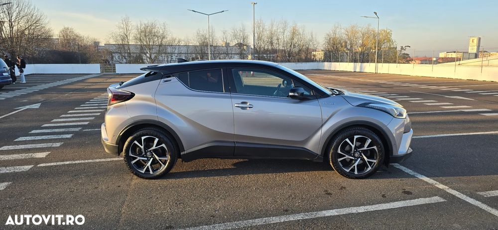Toyota C-HR Hybrid Style Selection - 12