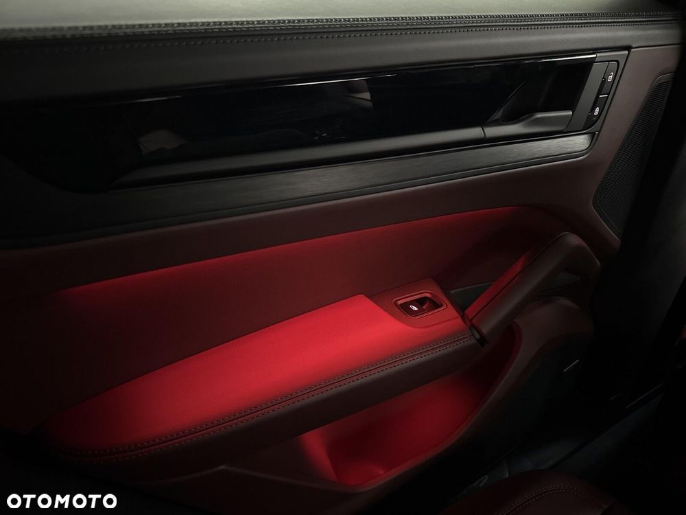 Porsche Cayenne - 35