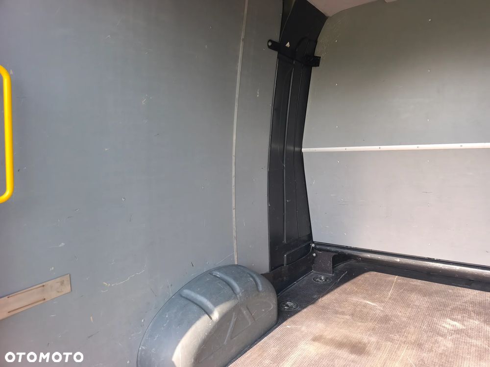 Volkswagen Crafter - 12