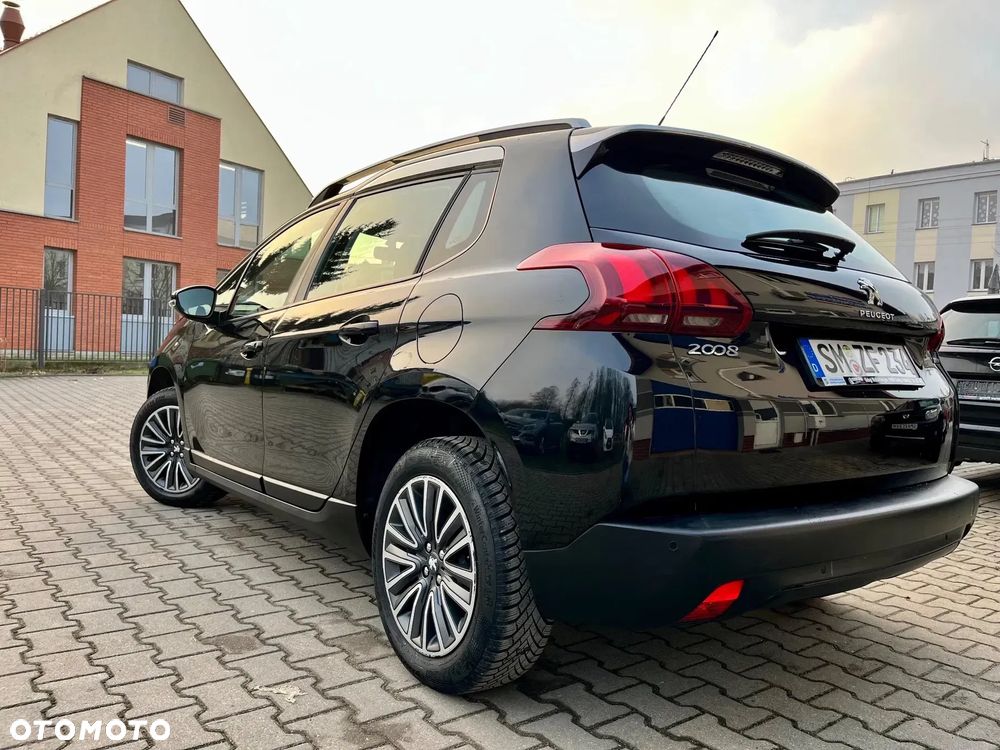 Peugeot 2008 1.2 Pure Tech Style S&S - 5