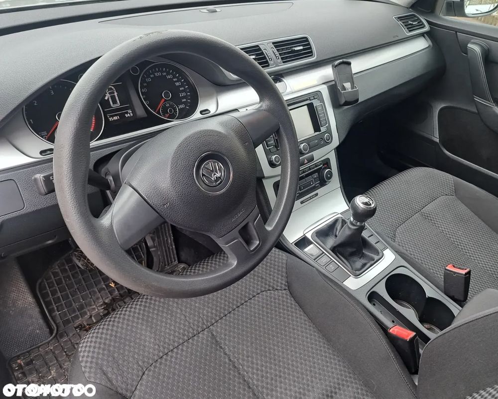 Volkswagen Passat 2.0 Blue TDI SCR Comfortline - 8