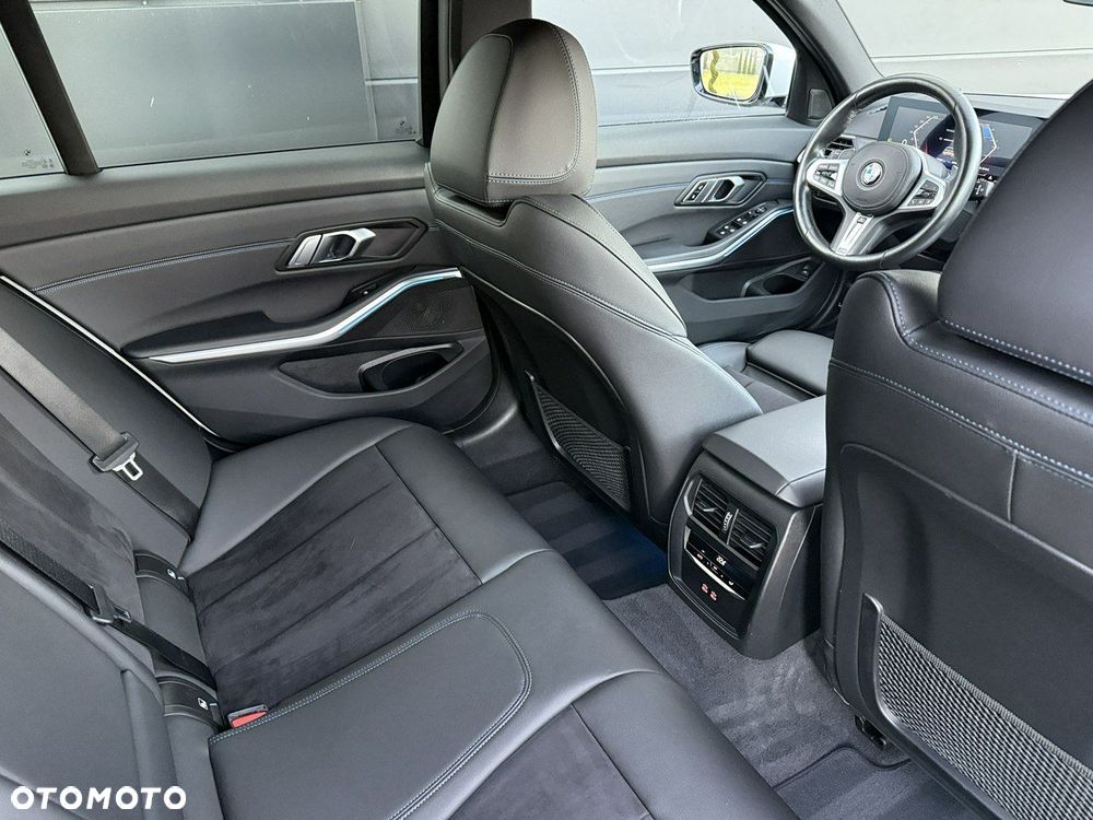 BMW Seria 3 320d xDrive Edition M Sport Shadow - 22