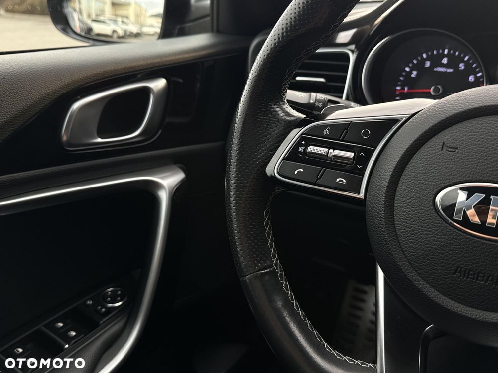 Kia Ceed 1.4 T-GDI L Business Line DCT - 19