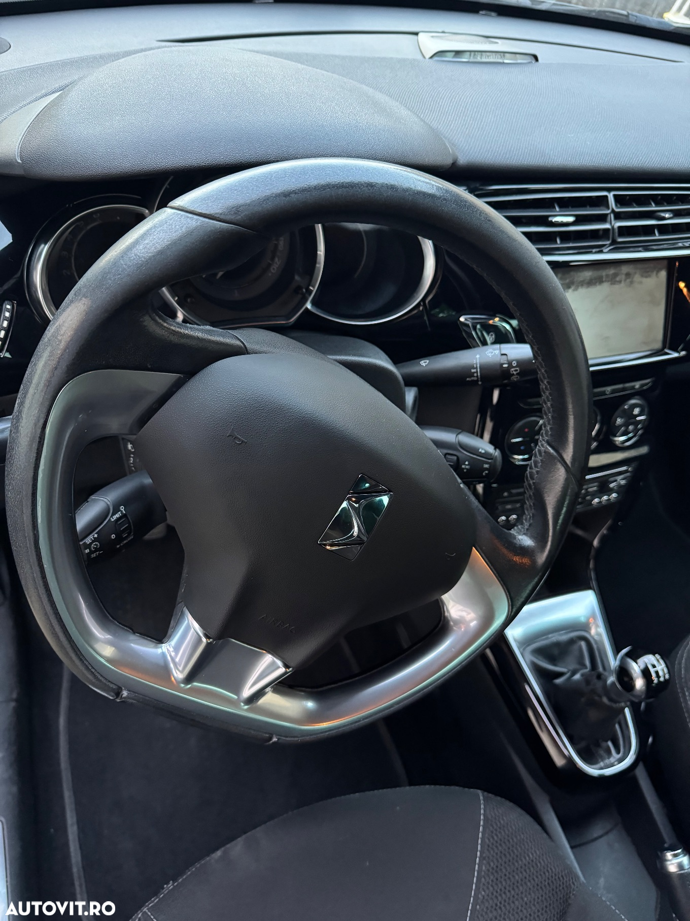 Citroën DS3 1.6 VTi BVM So Chic - 12