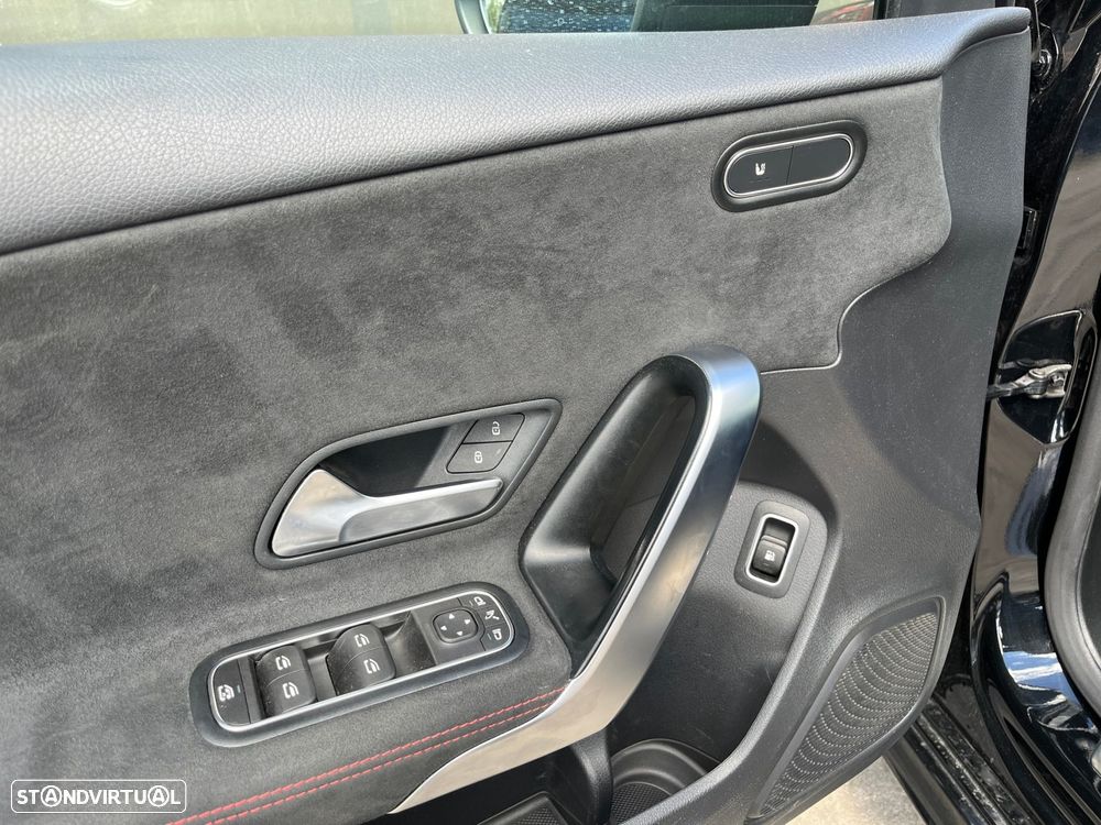 Mercedes-Benz A 250 e AMG Line - 13