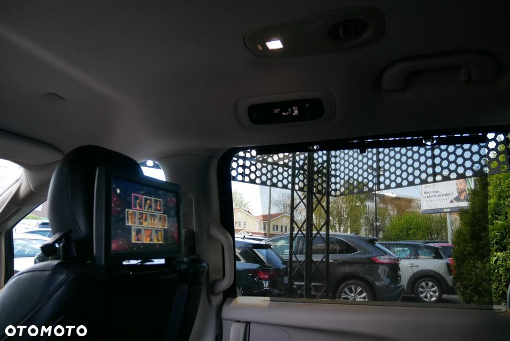 Chrysler Pacifica - 37