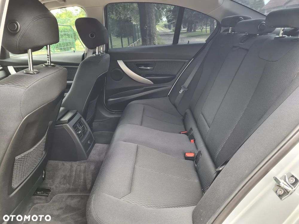 BMW Seria 3 - 16