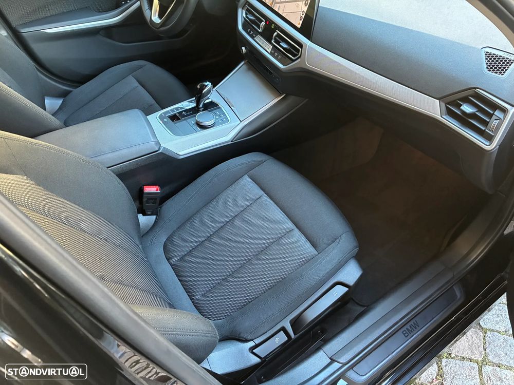 BMW 320 e Touring Corporate Edition Auto - 26