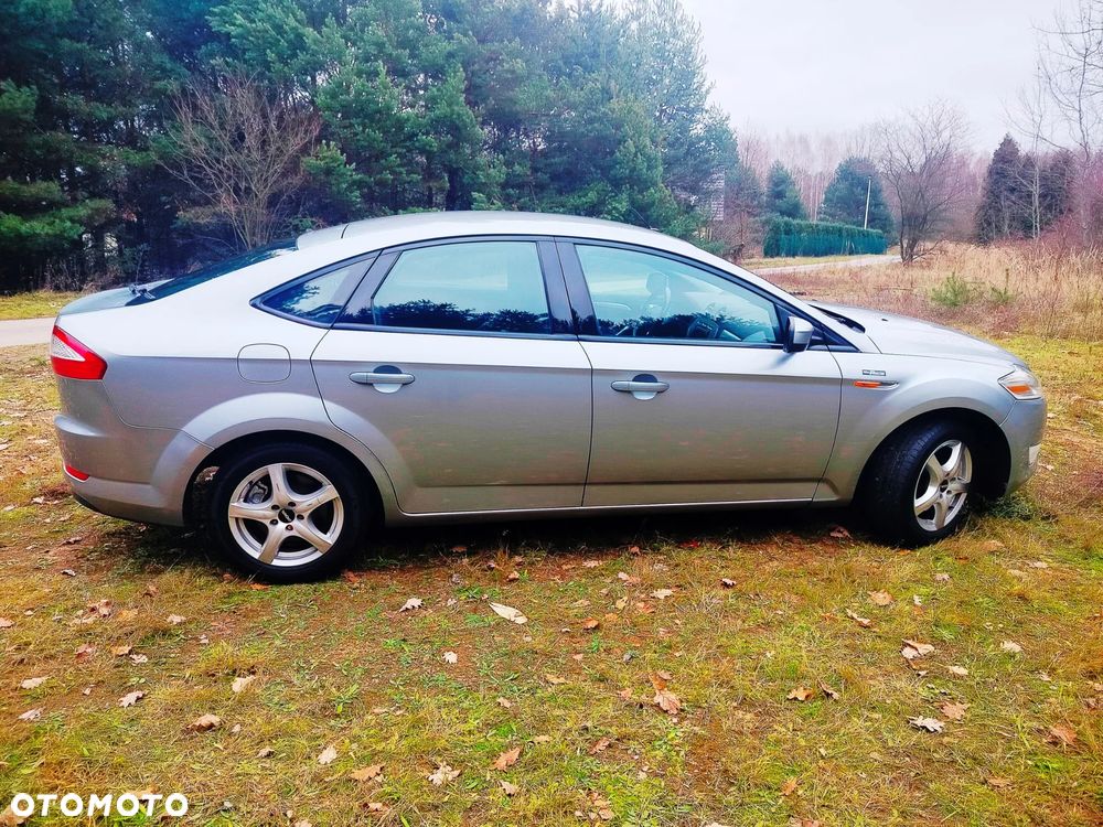 Ford Mondeo 1.6 Ghia X - 16