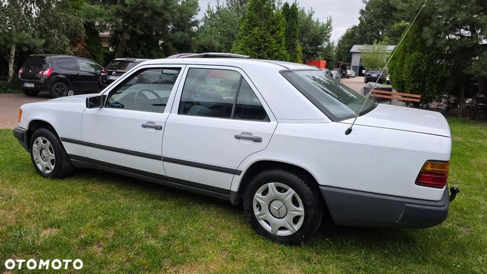 Mercedes-Benz W124 (1984-1993) - 18