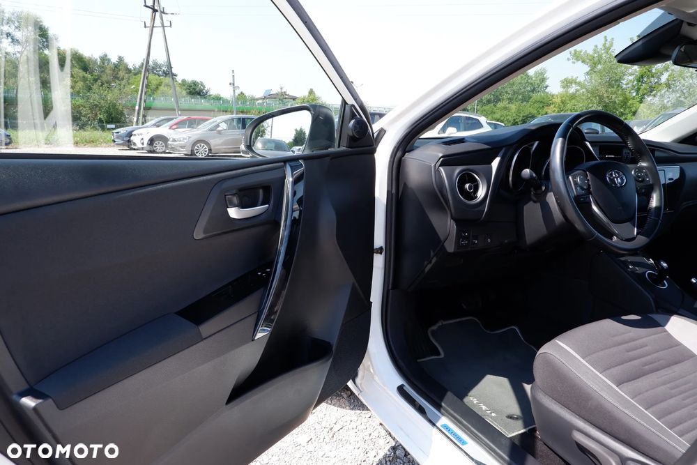 Toyota Auris 1.8 HSD Luna - 24