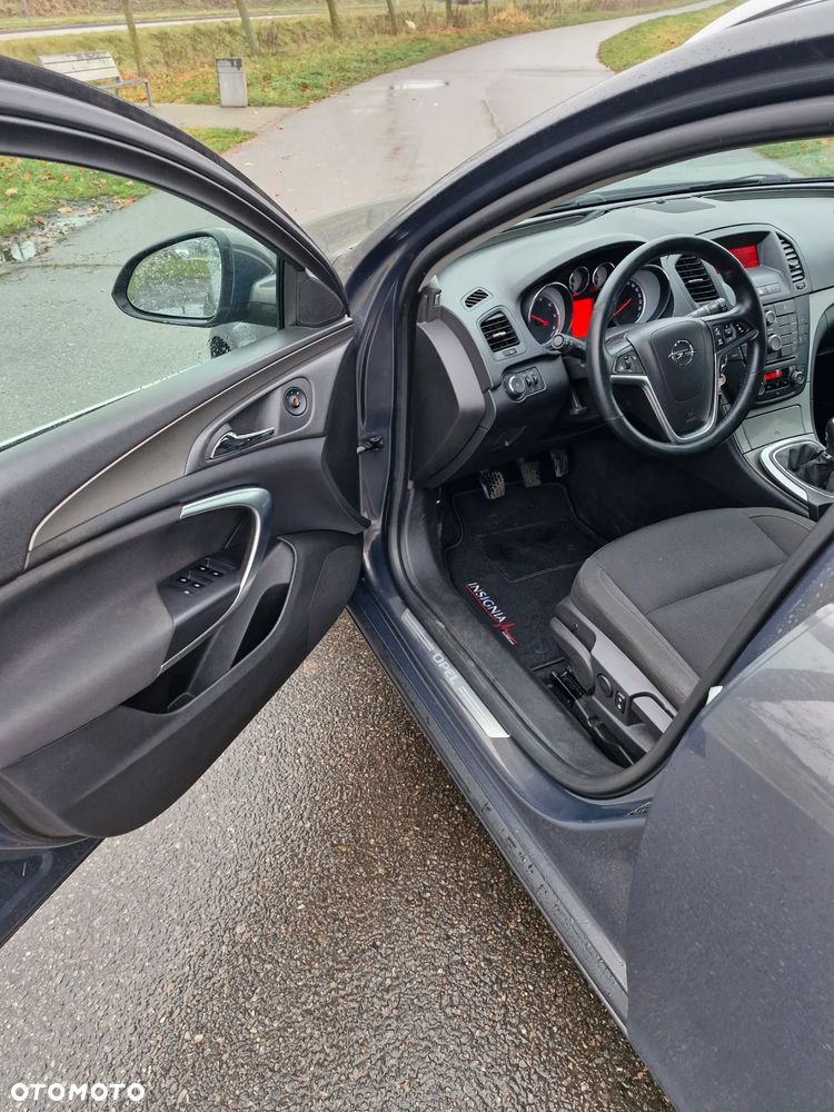 Opel Insignia 2.0 CDTI - 9