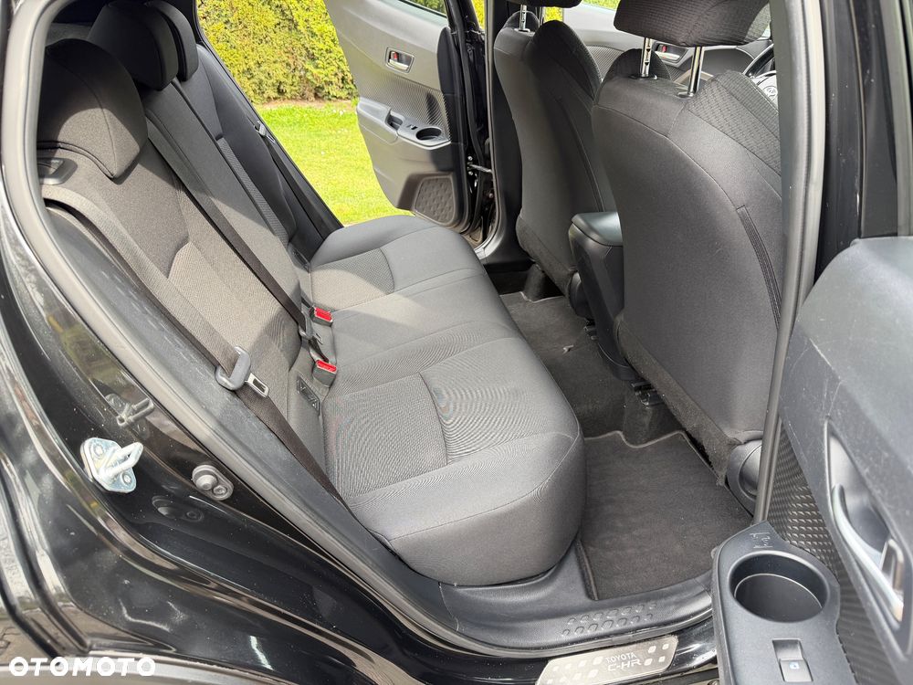 Toyota C-HR 1.2 Turbo Team Deutschland - 24