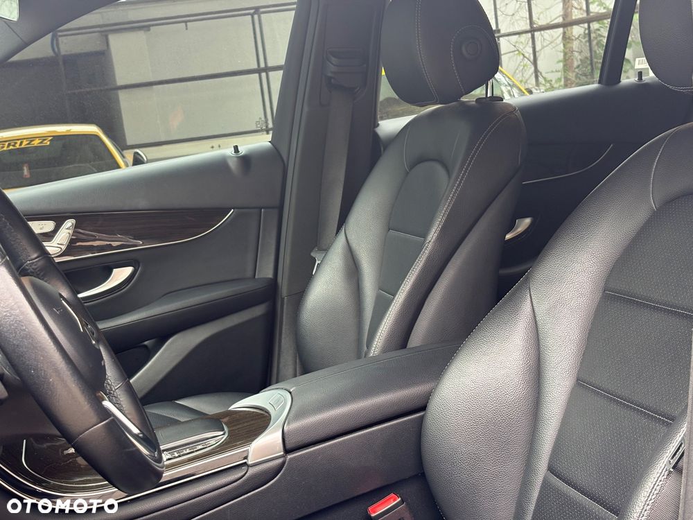 Mercedes-Benz GLC 300 4Matic 9G-TRONIC - 29