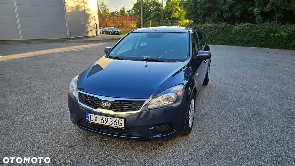 Kia Ceed - 4