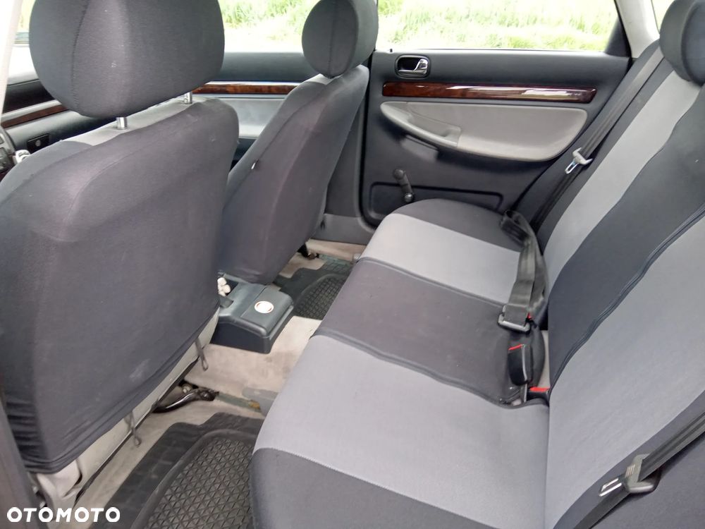 Audi A4 Limousine 1.8 - 9