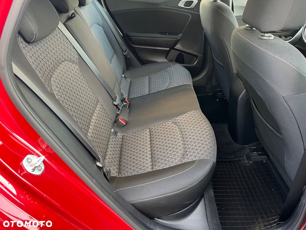 Kia Ceed 1.6 CRDi SCR M - 12