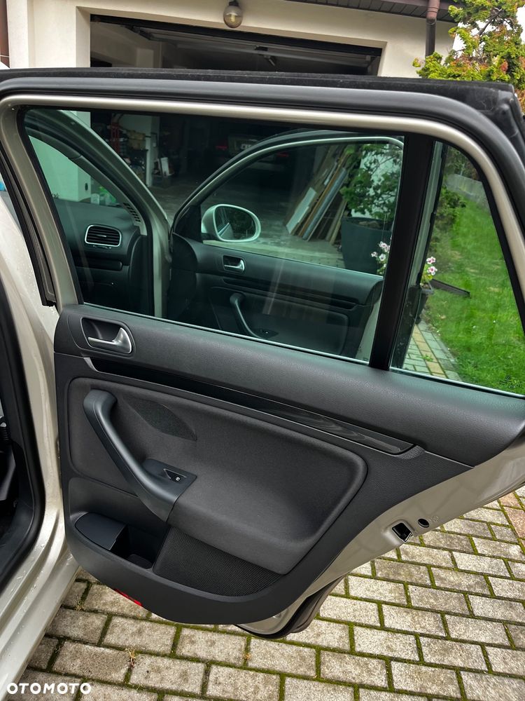 Volkswagen Golf - 26