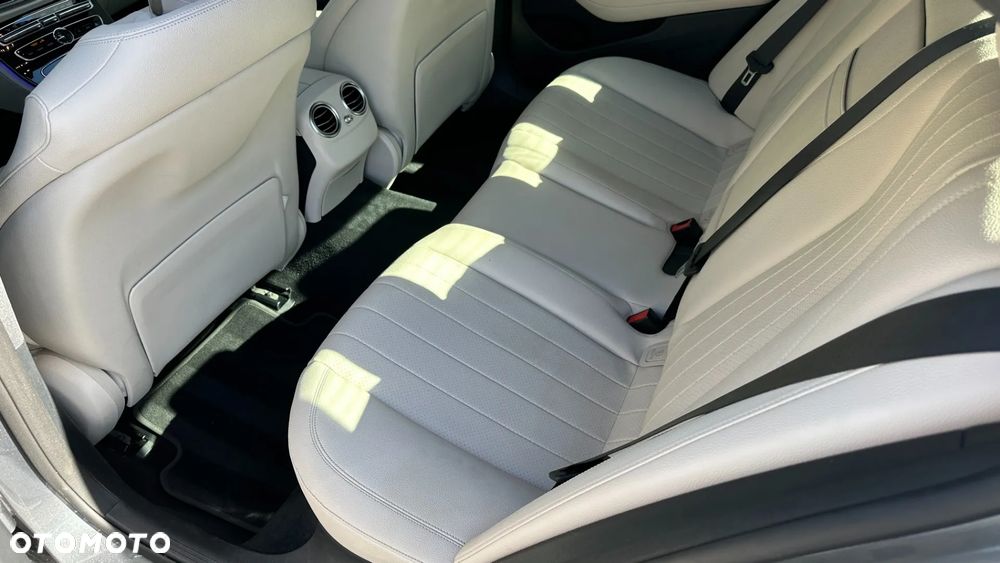 Mercedes-Benz Klasa E - 22